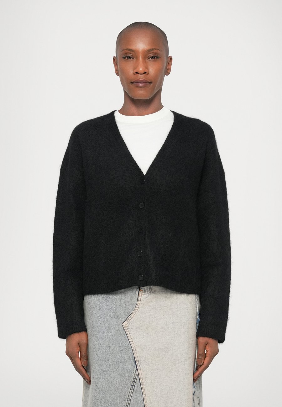 Кардиган Filippa K FLUFFY CARDIGAN, Ink Black/Black
Кардиган Filippa K FLUFFY CARDIGAN, Ink Black/Black