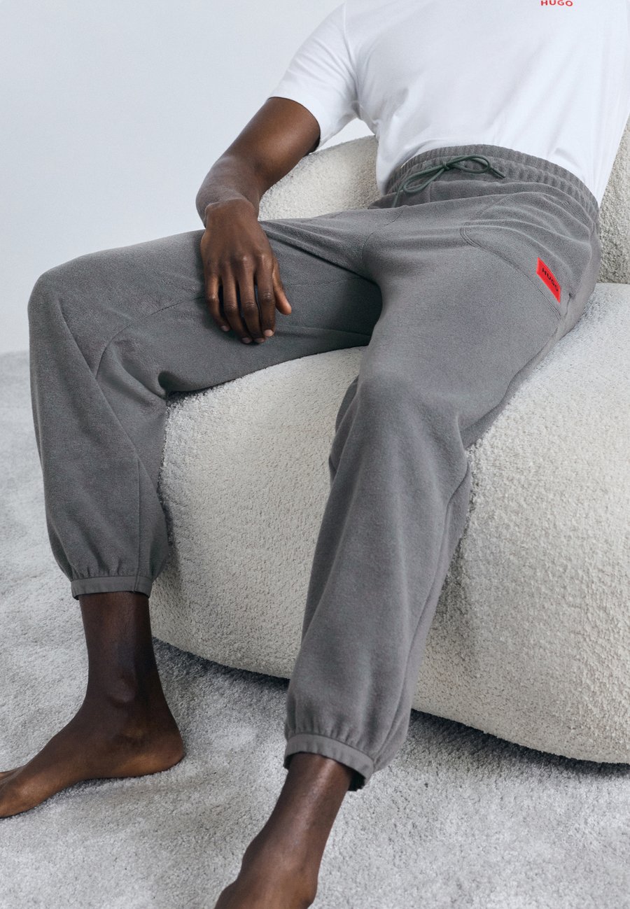 Пижамные брюки HUGO PANT, Dark Grey
Пижамные брюки HUGO PANT, Dark Grey