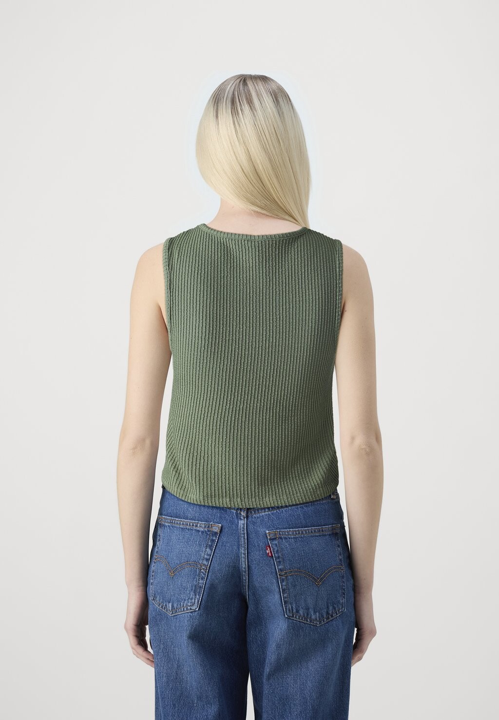 Топ ONLKINO ONLY, оливково-зеленый
Топ ONLKINO ONLY, оливково-зеленый