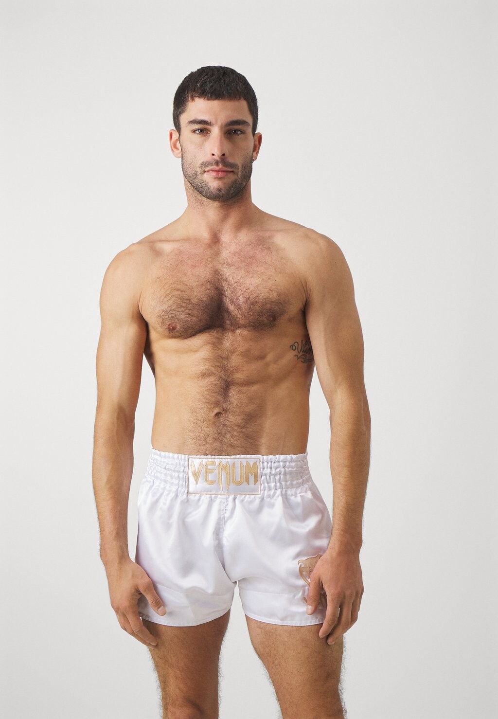 Спортивные шорты CLASSIC MUAY THAI SHORT Venum, цвет white/gold
Спортивные шорты CLASSIC MUAY THAI SHORT Venum, цвет white/gold