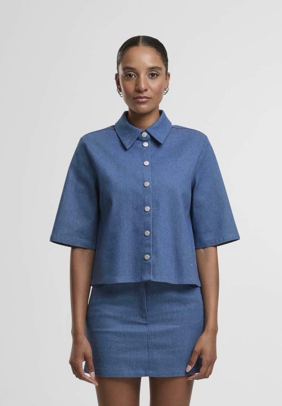 Блуза Noisy May NMNICKI BOXY, Medium Blue Denim/Blue Denim
Блуза Noisy May NMNICKI BOXY, Medium Blue Denim/Blue Denim