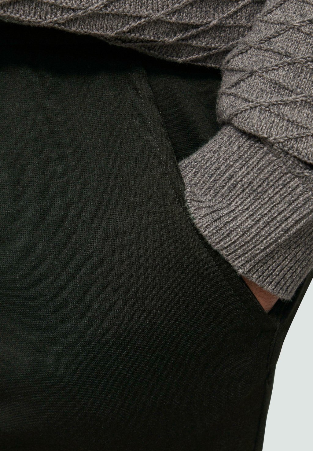 Чиносы MIT STRAIGHT LEG s.Oliver, антрацит 
Чиносы MIT STRAIGHT LEG s.Oliver, антрацит