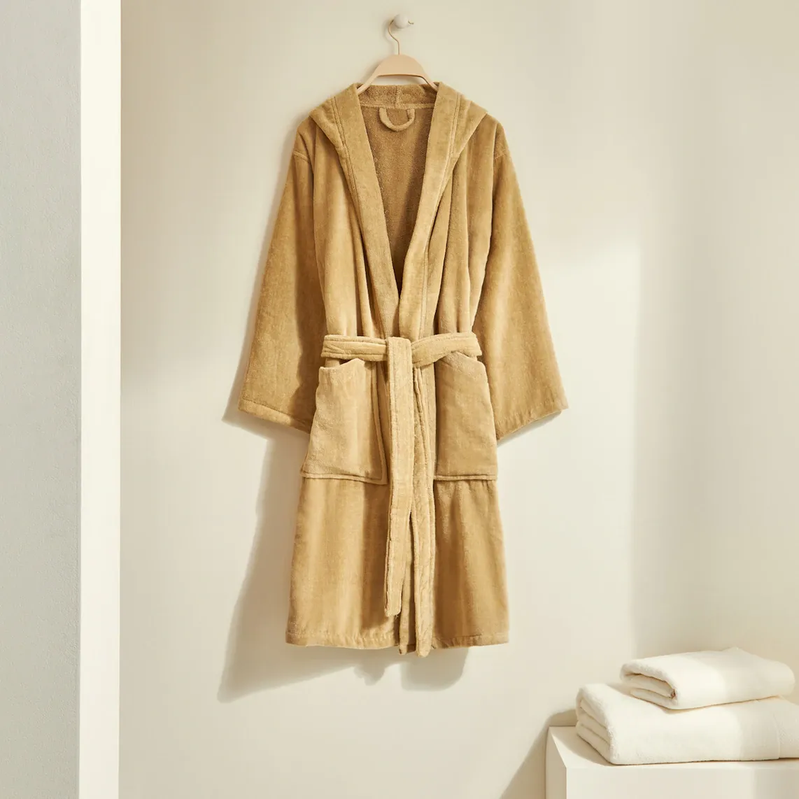 Хлопковый халат унисекс 350 г/м2 Basic - El Corte Inglés, бежевый
Хлопковый халат унисекс 350 г/м2 Basic - El Corte Inglés, бежевый