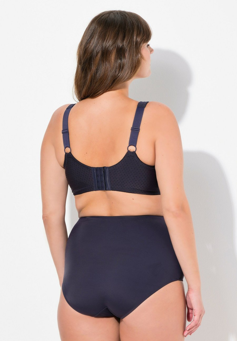 Бюстгальтер Ulla Popken KELLY, STRUCTUUR, ZONDER BEUGELS, Dark Violet/Purple
Бюстгальтер Ulla Popken KELLY, STRUCTUUR, ZONDER BEUGELS, Dark Violet/Purple