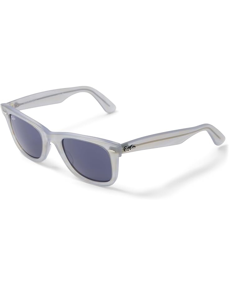 Солнцезащитные очки Ray-Ban 0RB2140 Original Wayfarer Photochromic, цвет Photo Striped Light Blue
Солнцезащитные очки Ray-Ban 0RB2140 Original Wayfarer Photochromic, цвет Photo Striped Light Blue