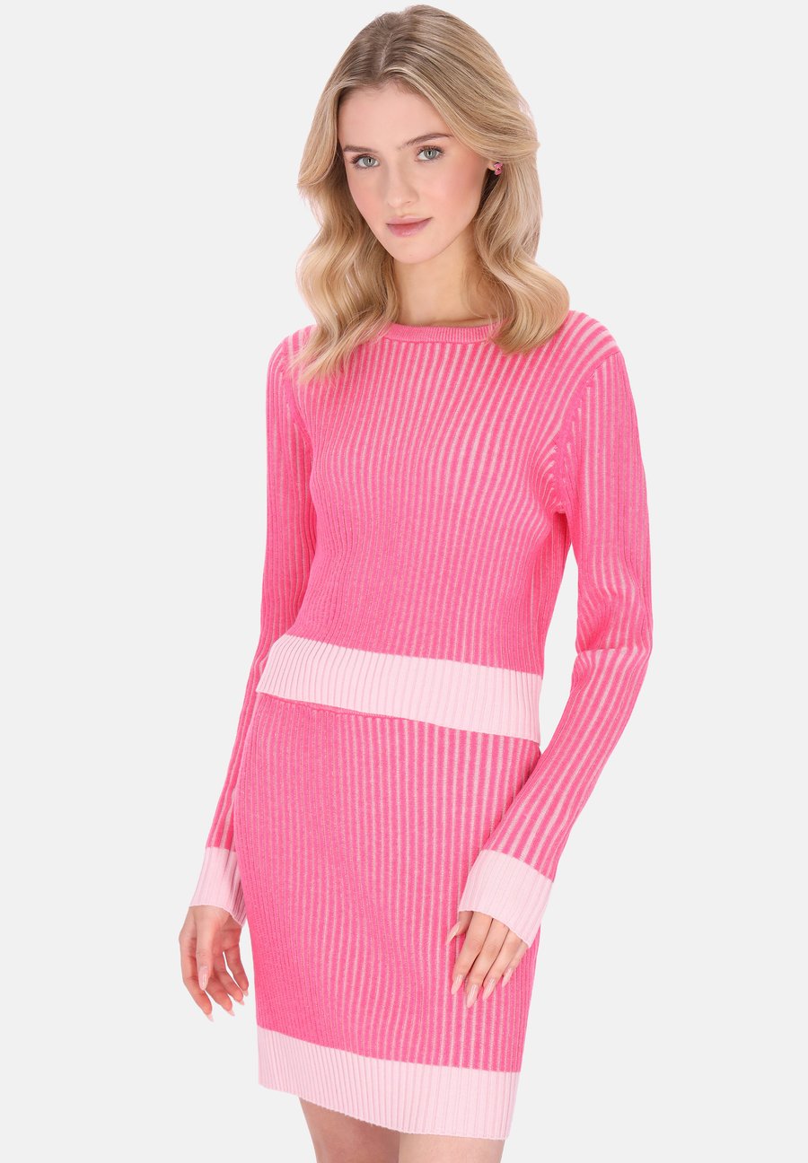 Джемпер myMo Jumper, Magenta Rose/Pink
Джемпер myMo Jumper, Magenta Rose/Pink
