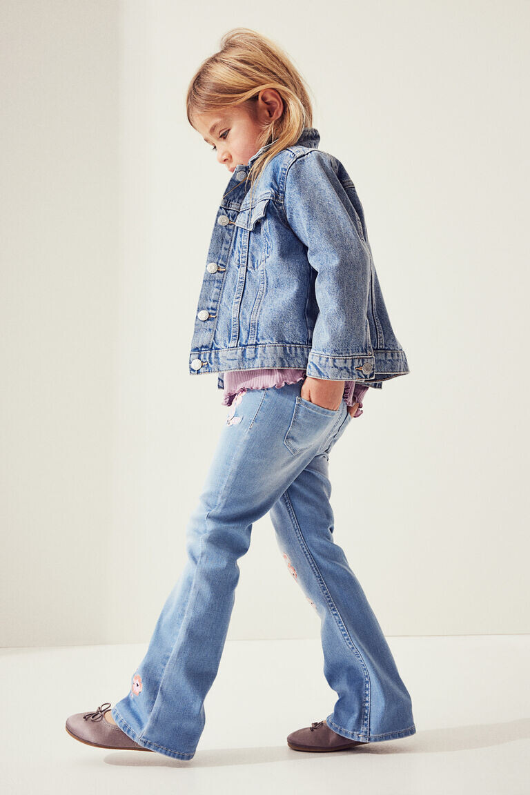 Расклешенные джинсы суперстрейч H&M, синий
Расклешенные джинсы суперстрейч H&M, синий