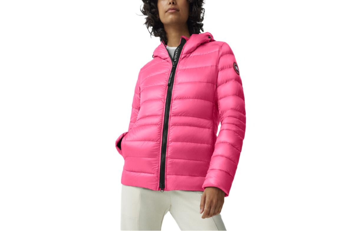 Женский пуховик Canada Goose, цвет peak powder
Женский пуховик Canada Goose, цвет peak powder