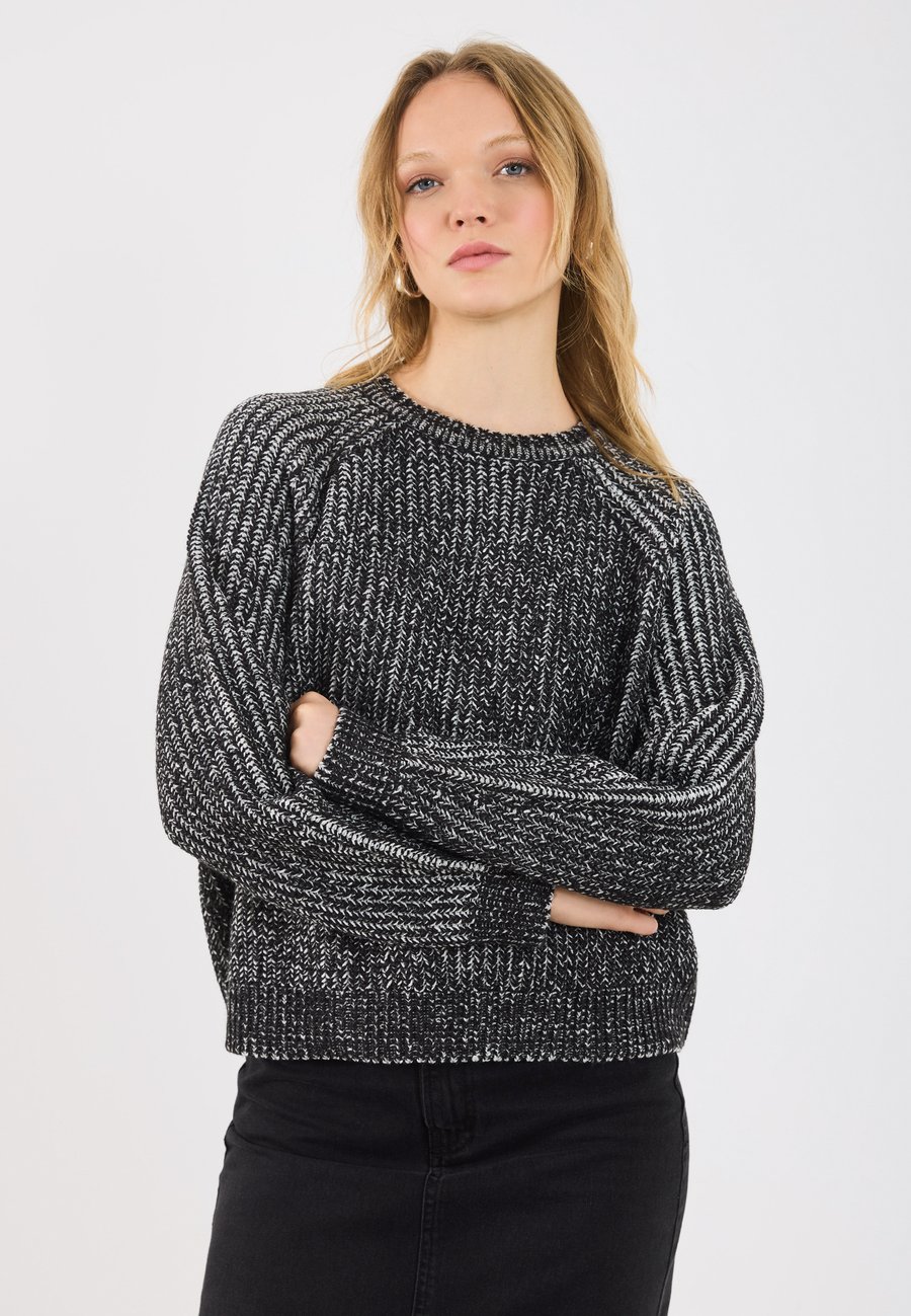 Джемпер Even&Odd Jumper, Black/White/Black
Джемпер Even&Odd Jumper, Black/White/Black