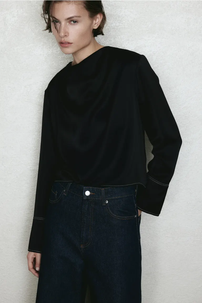 Атласная блузка с воротником-хомутом H&M, черный
Атласная блузка с воротником-хомутом H&M, черный