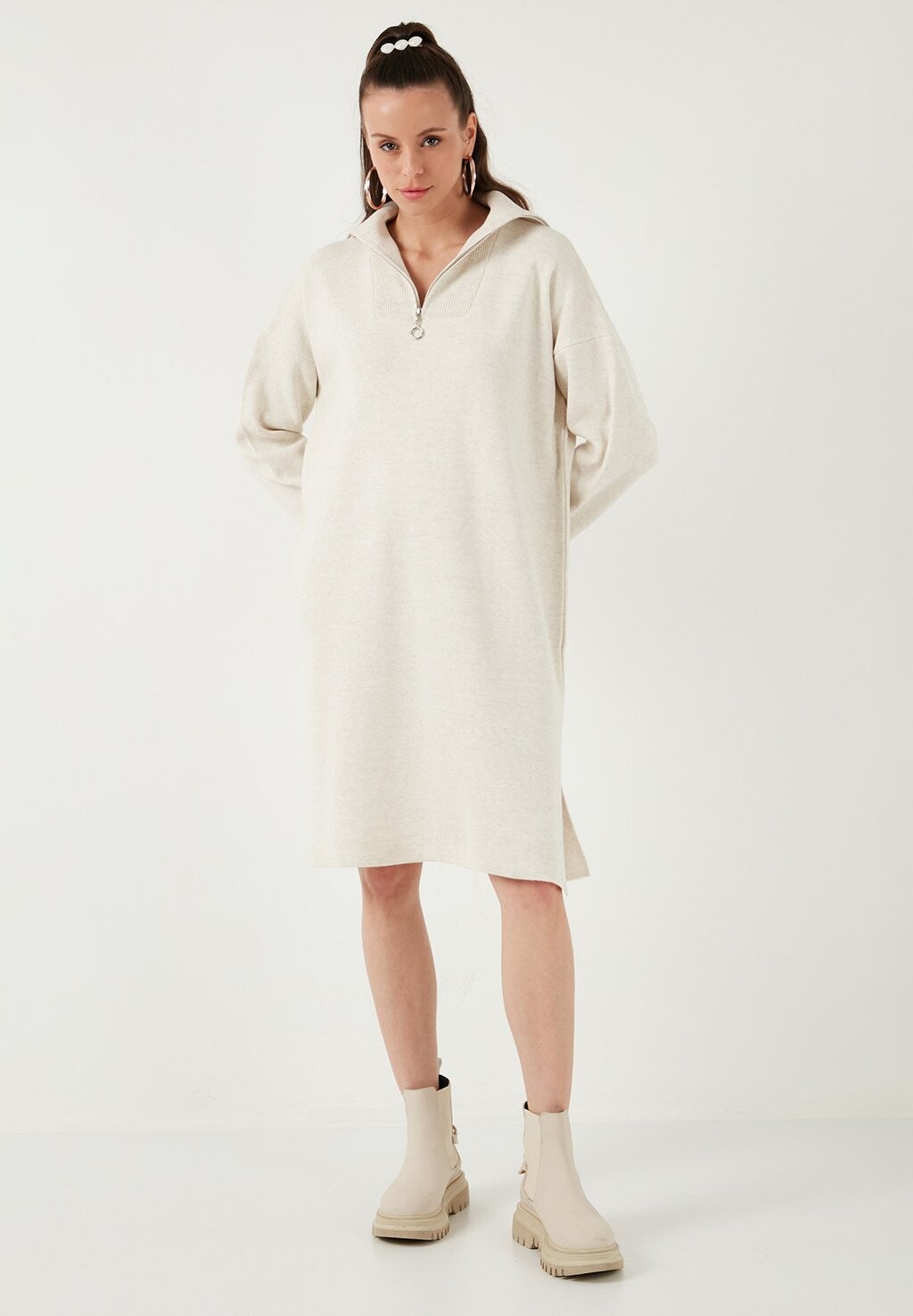 Платье-джемпер LOOSE FIT LELA, бежевый
Платье-джемпер LOOSE FIT LELA, бежевый