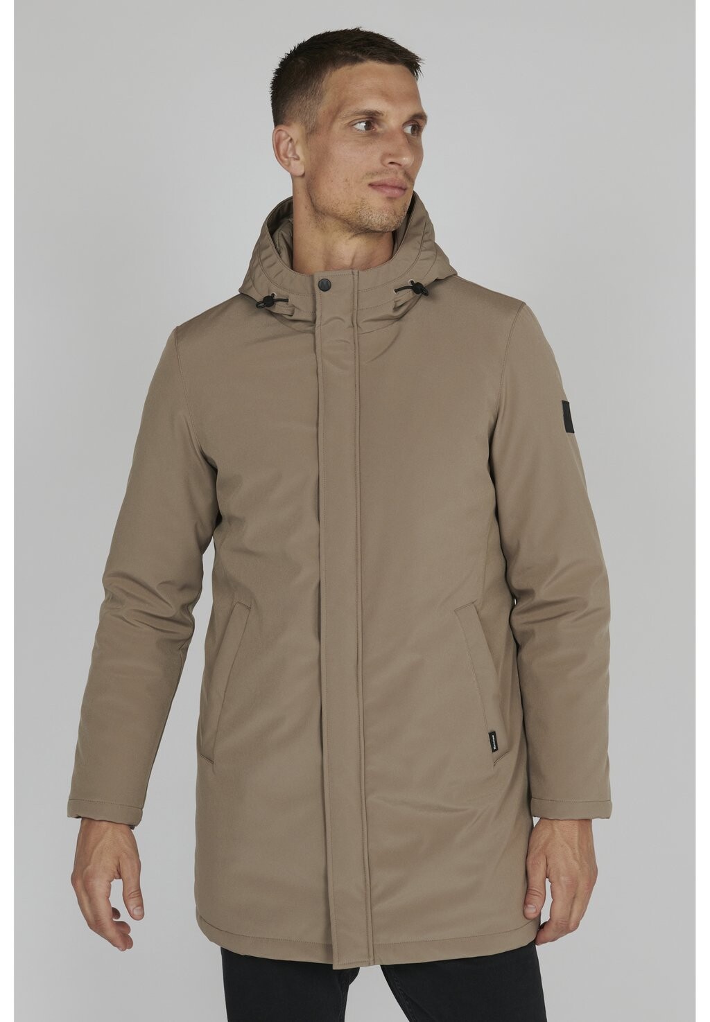 Парка Deston Matinique, цвет walnut
Парка Deston Matinique, цвет walnut