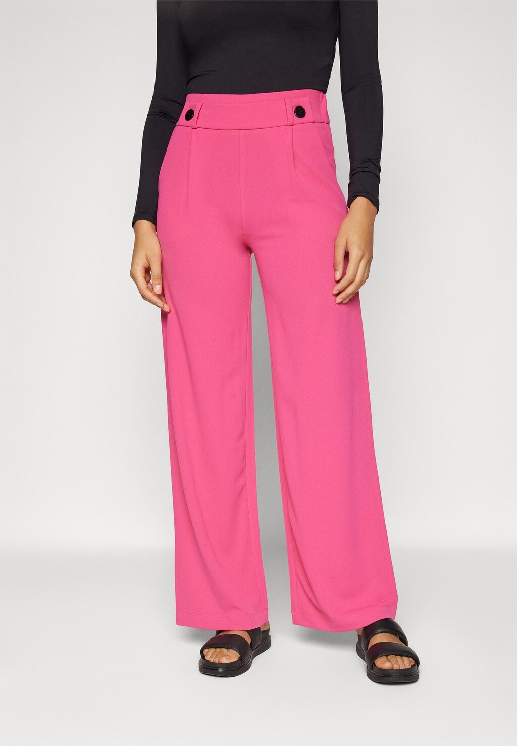 Брюки JDYGEGGO NEW LONG PANT, цвет fuchsia purple/black buttons
Брюки JDYGEGGO NEW LONG PANT, цвет fuchsia purple/black buttons