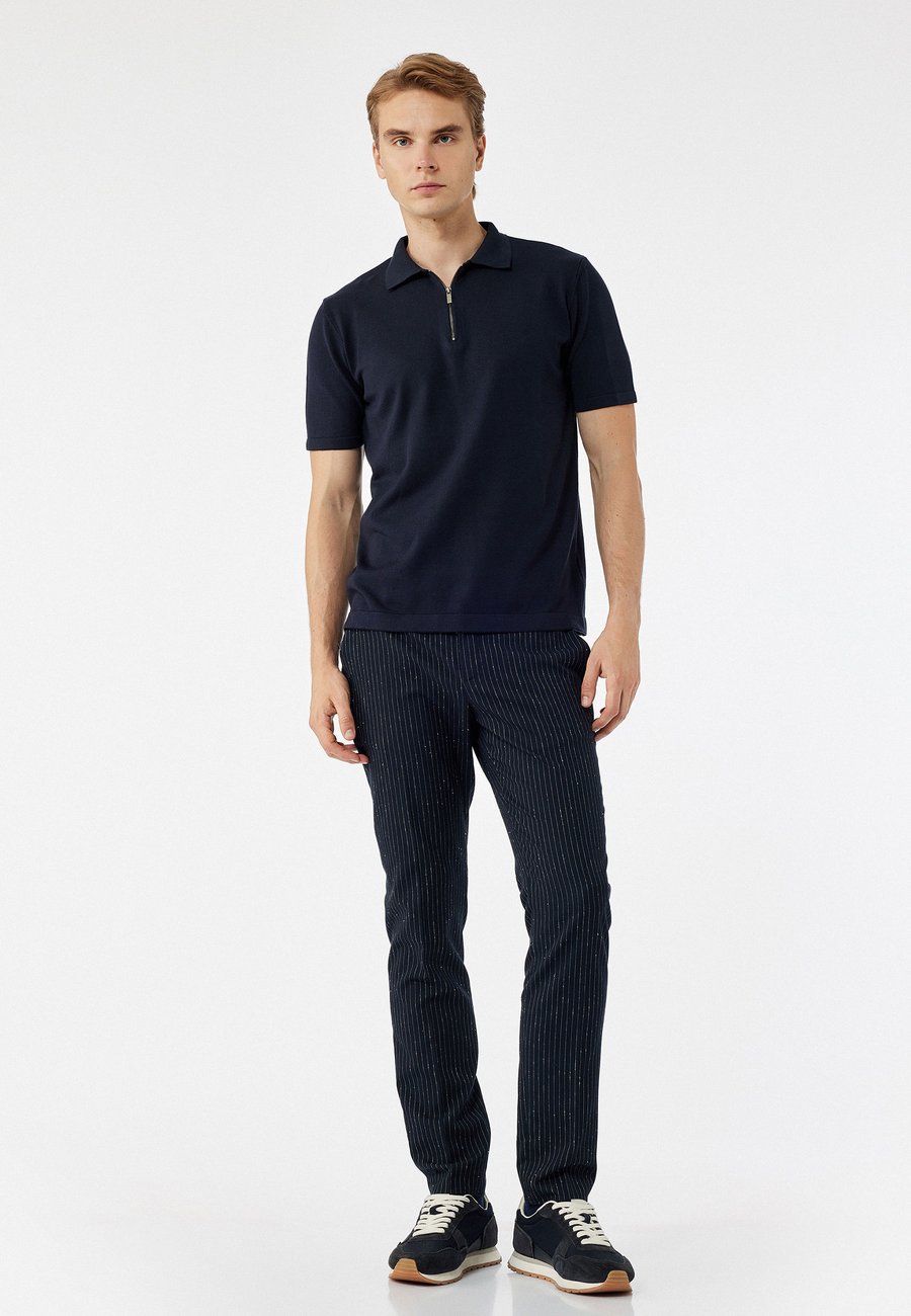 Поло Koton SHORT SLEEVE , Dark Blue, Синий, Поло Koton SHORT SLEEVE , Dark Blue
Поло Koton SHORT SLEEVE , Dark Blue, Синий, Поло Koton SHORT SLEEVE , Dark Blue