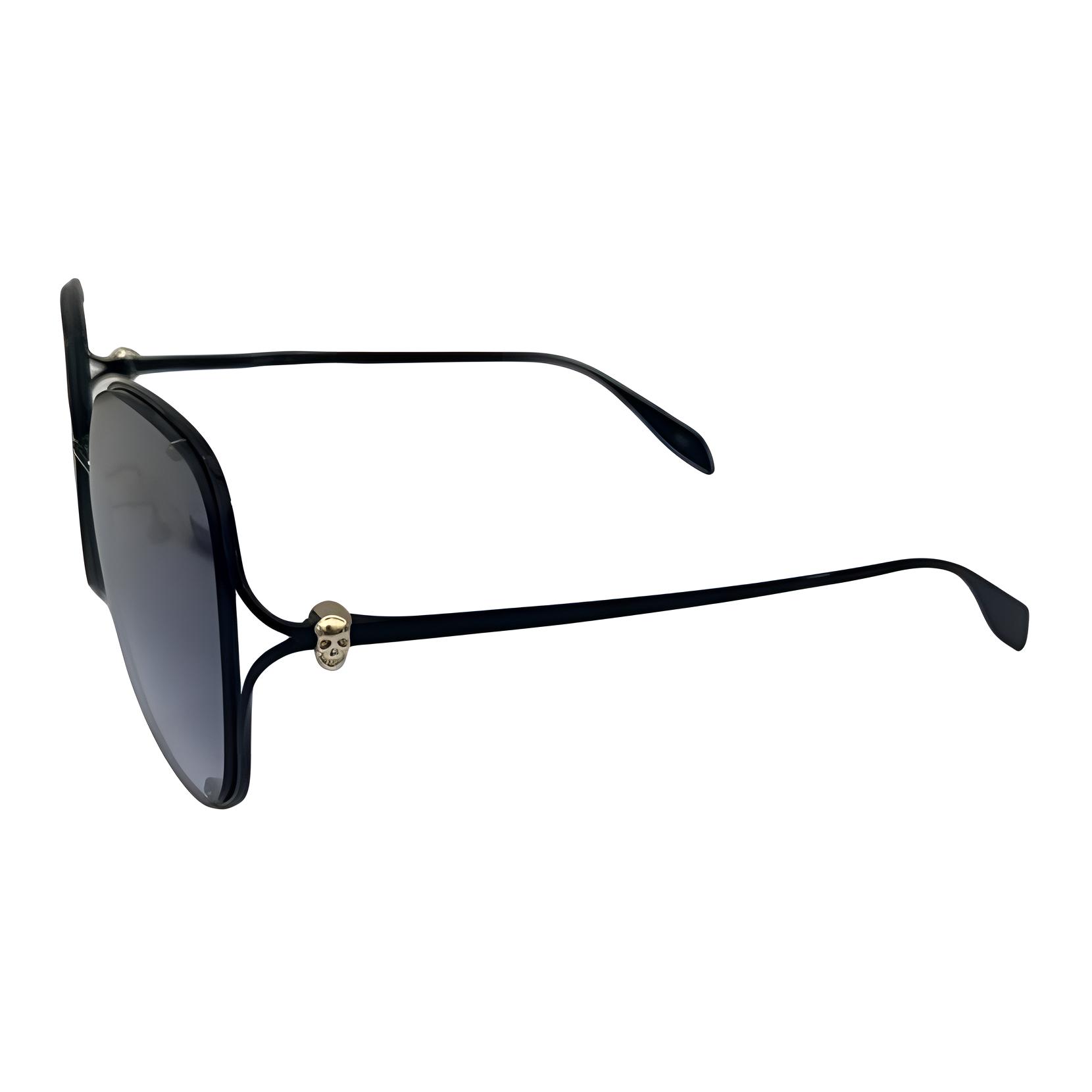 Солнцезащитные очки асимметричной формы женские черные Alexander McQueen
Солнцезащитные очки асимметричной формы женские черные Alexander McQueen