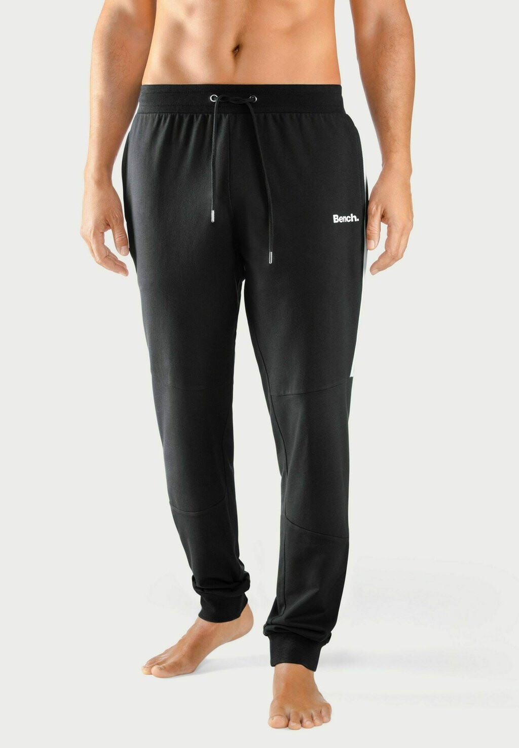 Спортивные штаны Bench, цвет schwarz
Спортивные штаны Bench, цвет schwarz