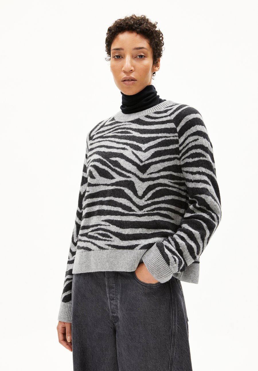 Джемпер ARMEDANGELS LILIRIAA ZEBRARAA, Silver Melange-Steel Melange/Mottled Grey
Джемпер ARMEDANGELS LILIRIAA ZEBRARAA, Silver Melange-Steel Melange/Mottled Grey