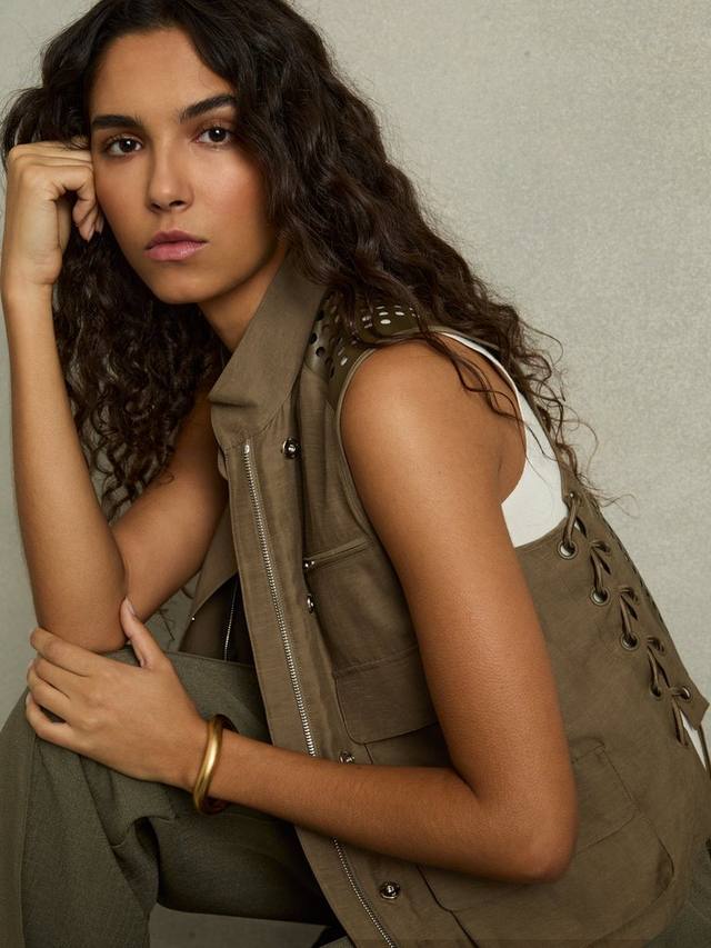 Изящный жилет с карманной строчкой Reiss, хаки
Изящный жилет с карманной строчкой Reiss, хаки