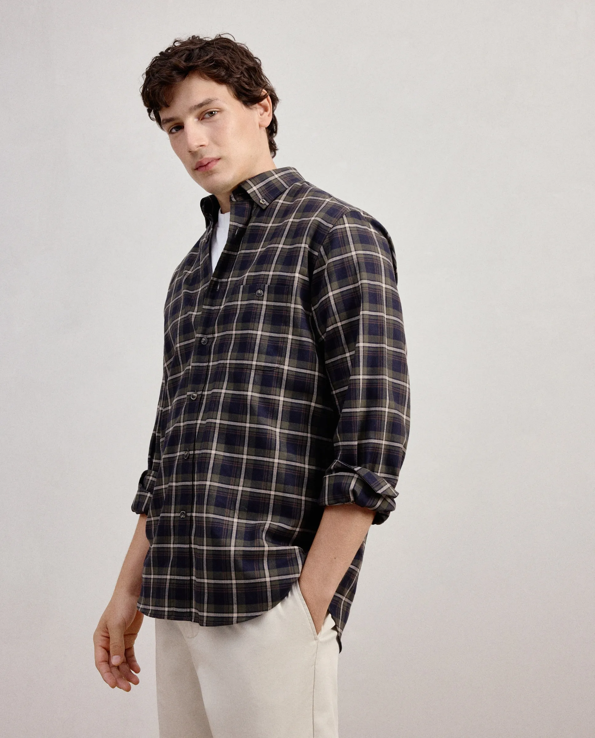 Рубашка с длинным рукавом из вельвета в клетку темного фона, классический узор Dustin
Рубашка с длинным рукавом из вельвета в клетку темного фона, классический узор Dustin