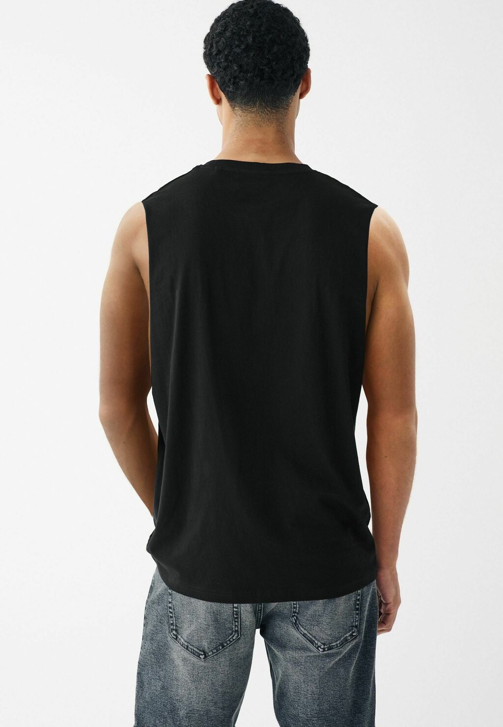 Топ Cut-Off Standard Next, черный
Топ Cut-Off Standard Next, черный