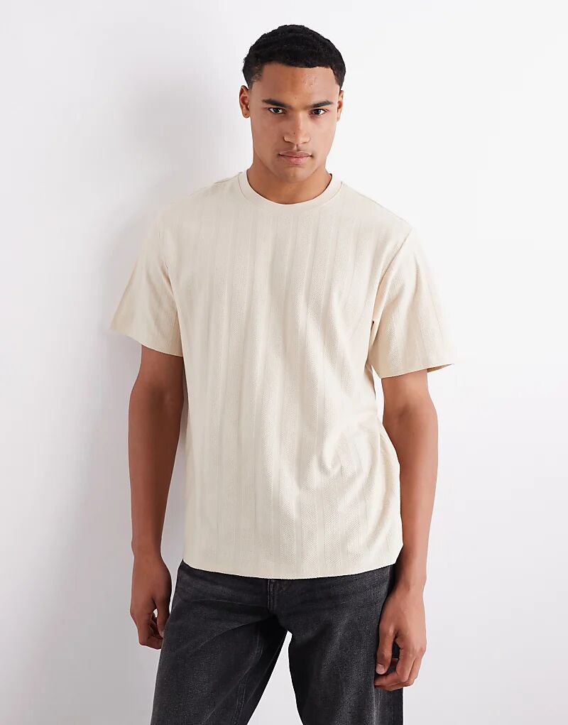 Футболка JJ Rebel свободного кроя в фактурную полоску кремового цвета
Футболка JJ Rebel свободного кроя в фактурную полоску кремового цвета