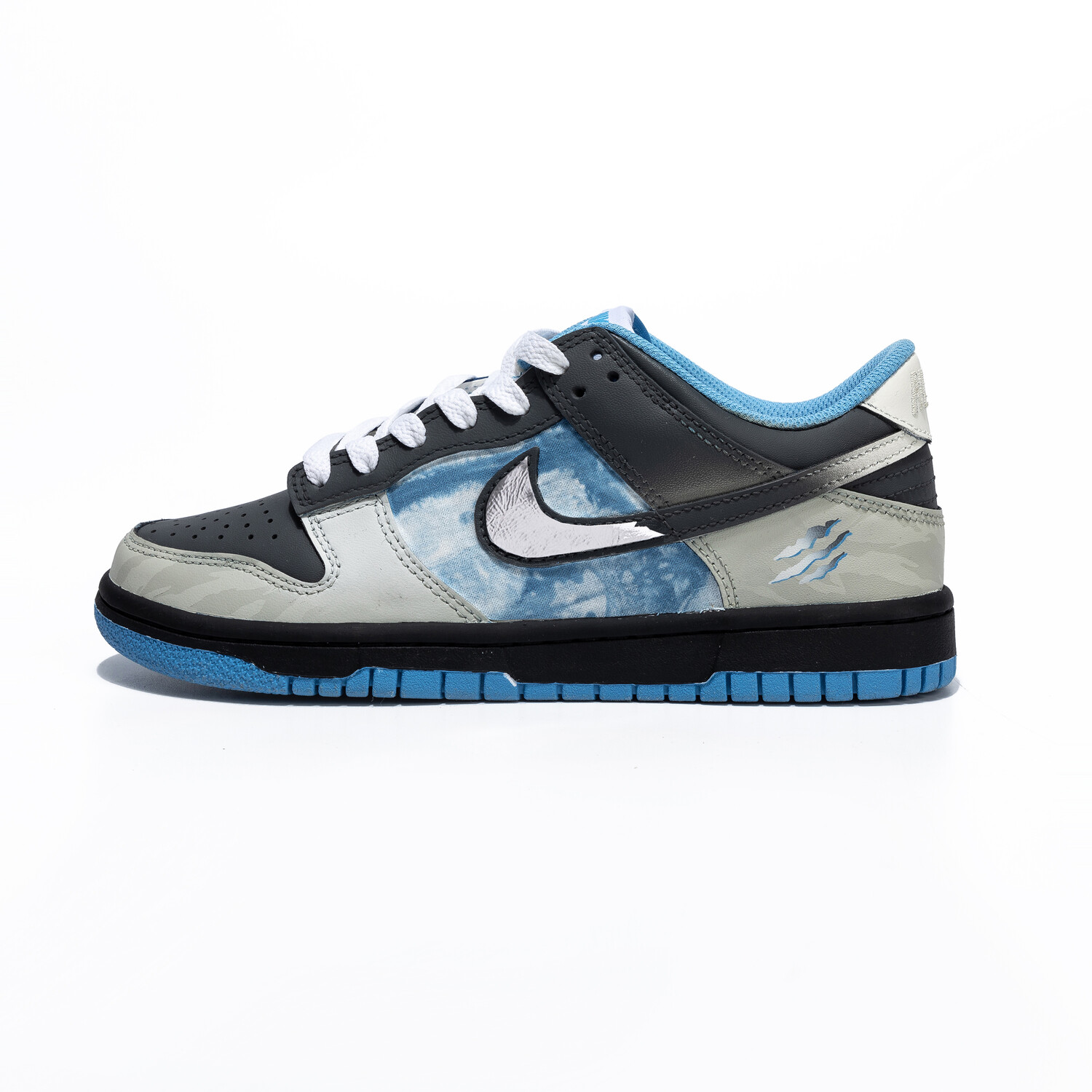 Кроссовки Nike Dunk Skateboarding Shoes Women's Low-top Black/gray/blue, черный/синий
Кроссовки Nike Dunk Skateboarding Shoes Women's Low-top Black/gray/blue, черный/синий