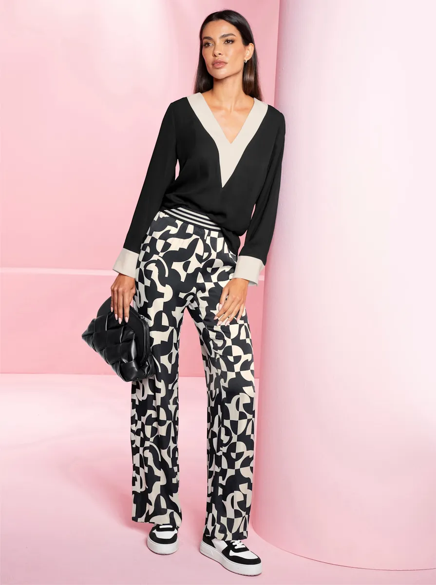 Блузка Heine с длинными рукавами, черный 
Блузка Heine с длинными рукавами, черный