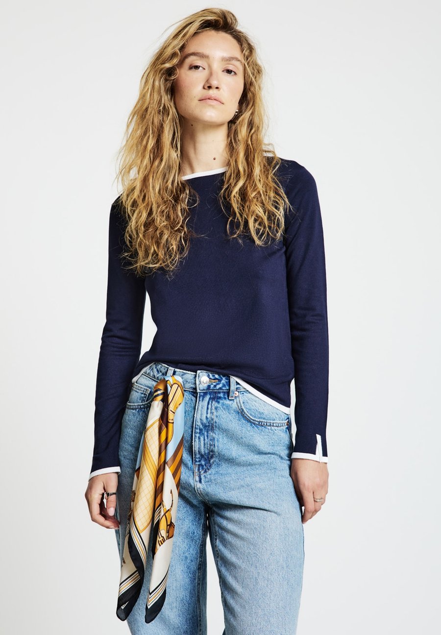 Джемпер Calliope TINTA UNITA, Blu Notte/Dark Blue
Джемпер Calliope TINTA UNITA, Blu Notte/Dark Blue