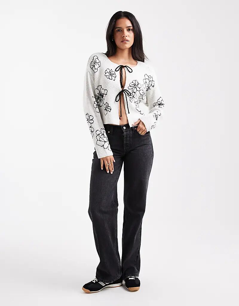 Кардиган ASOS DESIGN с вышитыми цветами и завязкой спереди в цвете экрю
Кардиган ASOS DESIGN с вышитыми цветами и завязкой спереди в цвете экрю