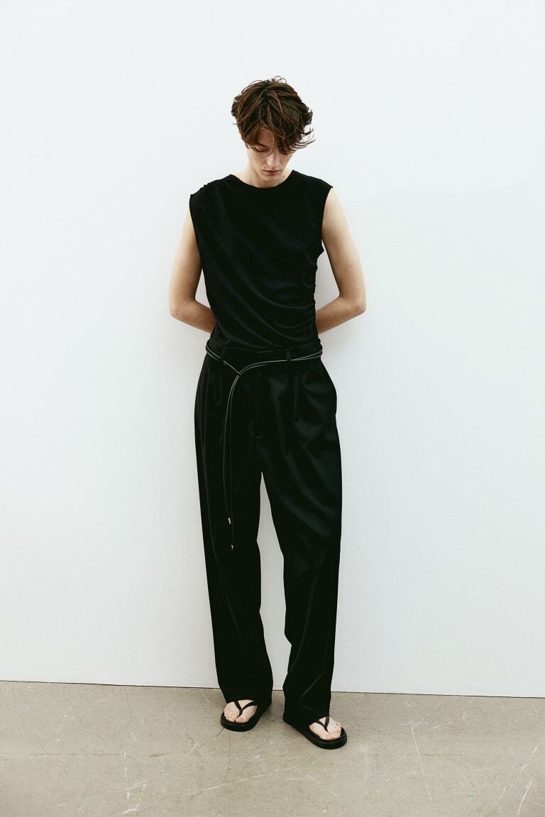 Драпированная майка H&M, черный
Драпированная майка H&M, черный