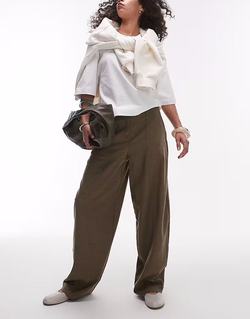 Брюки Topshop средней посадки с зауженными штанинами и поясом цвета хаки
Брюки Topshop средней посадки с зауженными штанинами и поясом цвета хаки