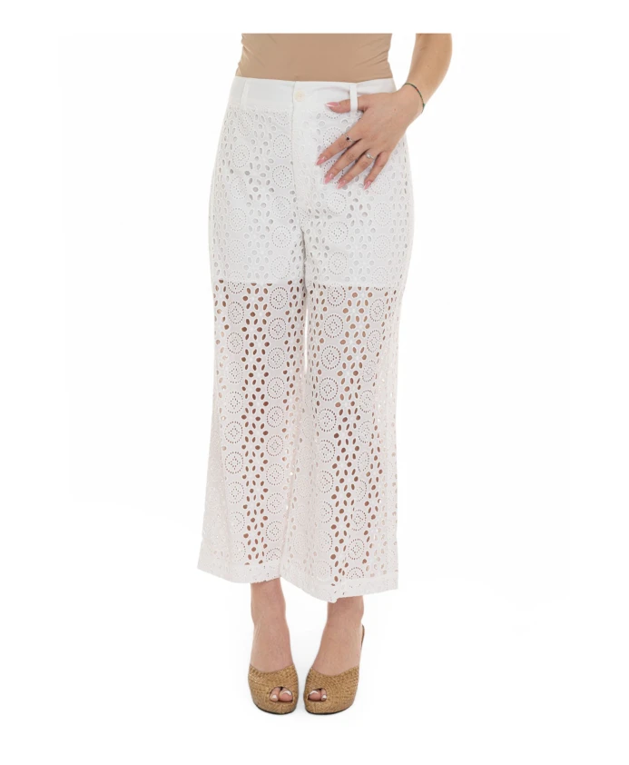 Вышитые короткие хлопковые брюки Liu Jo, белый
Вышитые короткие хлопковые брюки Liu Jo, белый