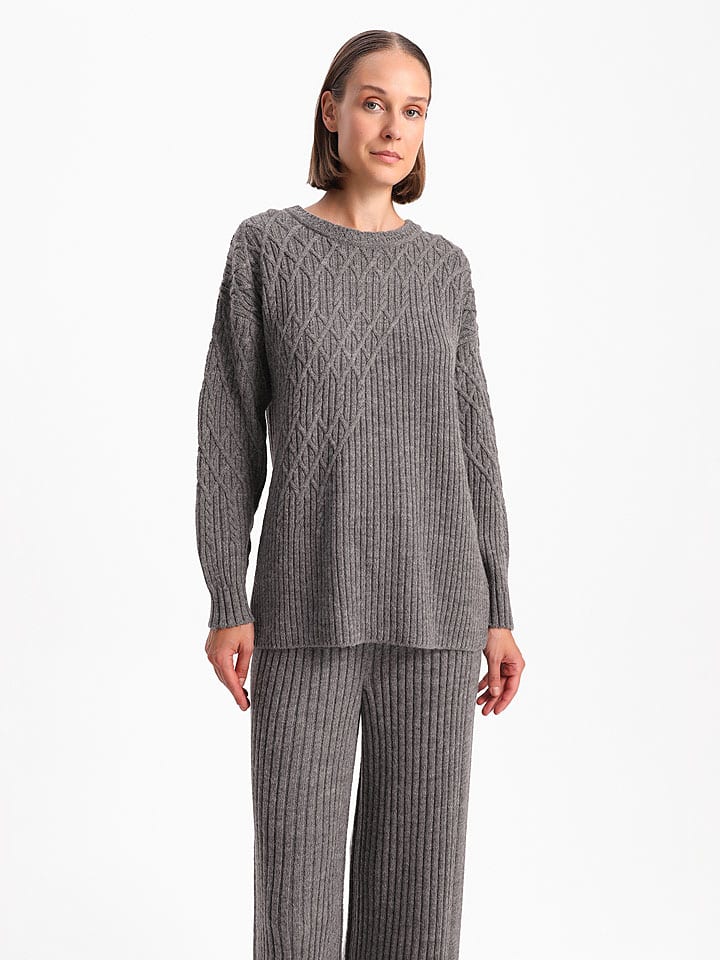 Пуловер BGN, антрацит
Пуловер BGN, антрацит