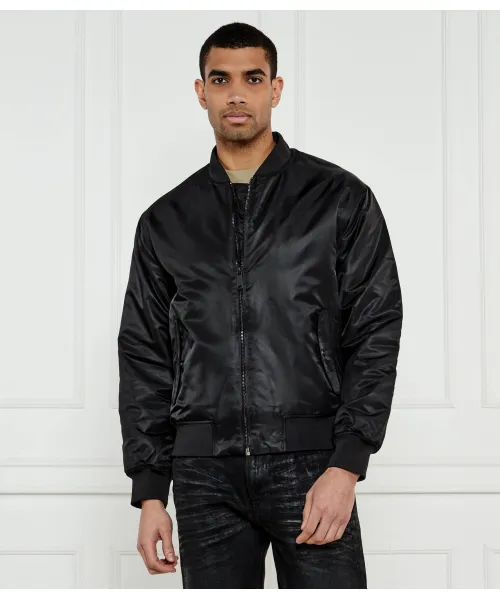 Герой-Бомбер Regular fit Calvin Klein Jeans, черный
Герой-Бомбер Regular fit Calvin Klein Jeans, черный