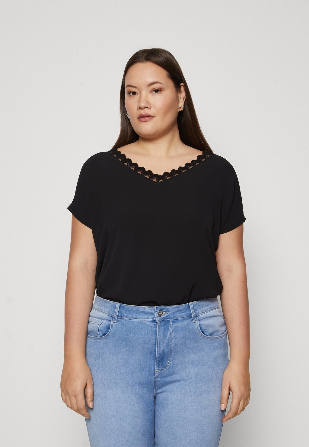 Футболка с принтом CARTANI V NECK ONLY Carmakoma, цвет black
Футболка с принтом CARTANI V NECK ONLY Carmakoma, цвет black