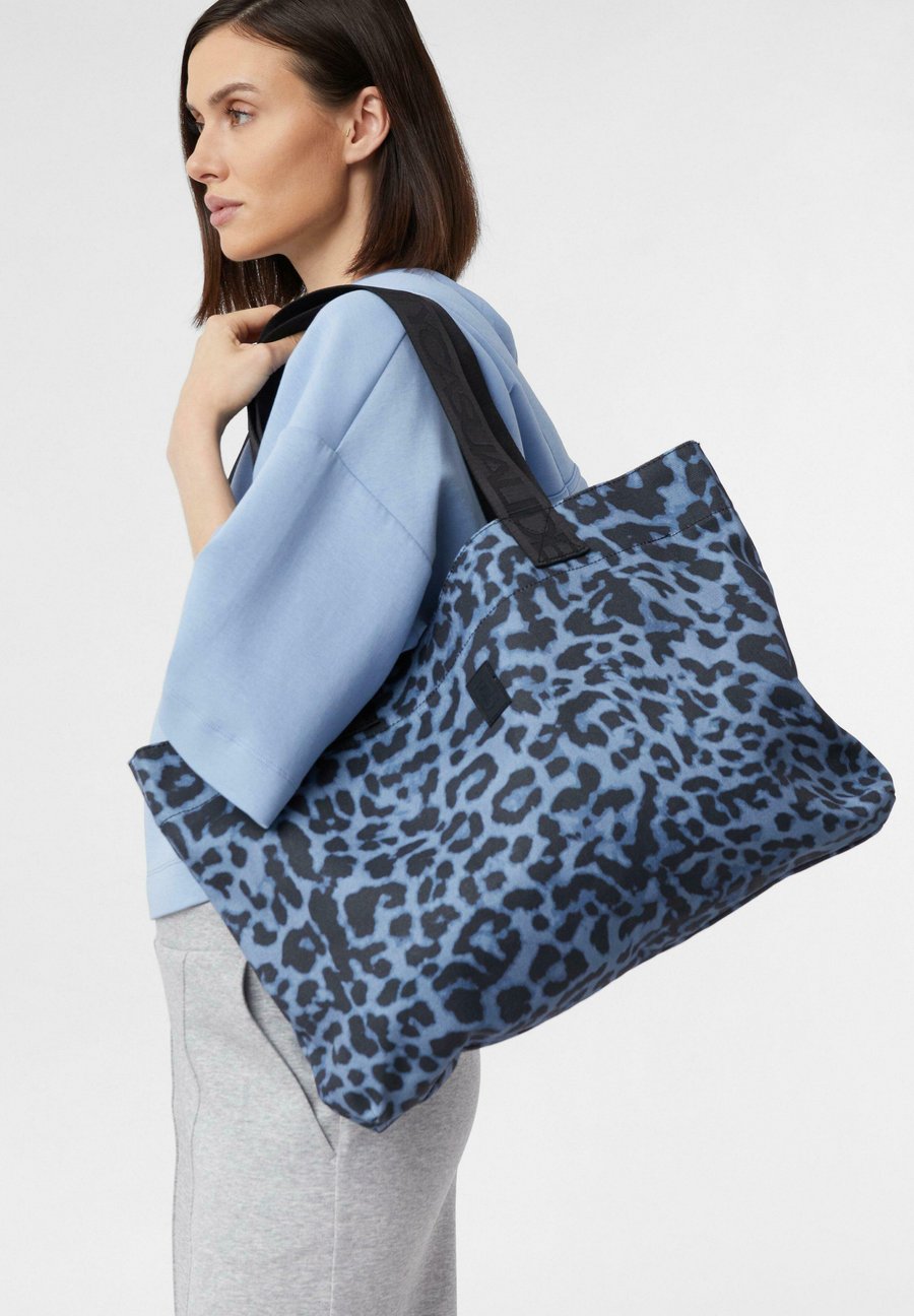 Сумка-шоппер comma casual identity Tote bag, Blau/Light Blue
Сумка-шоппер comma casual identity Tote bag, Blau/Light Blue