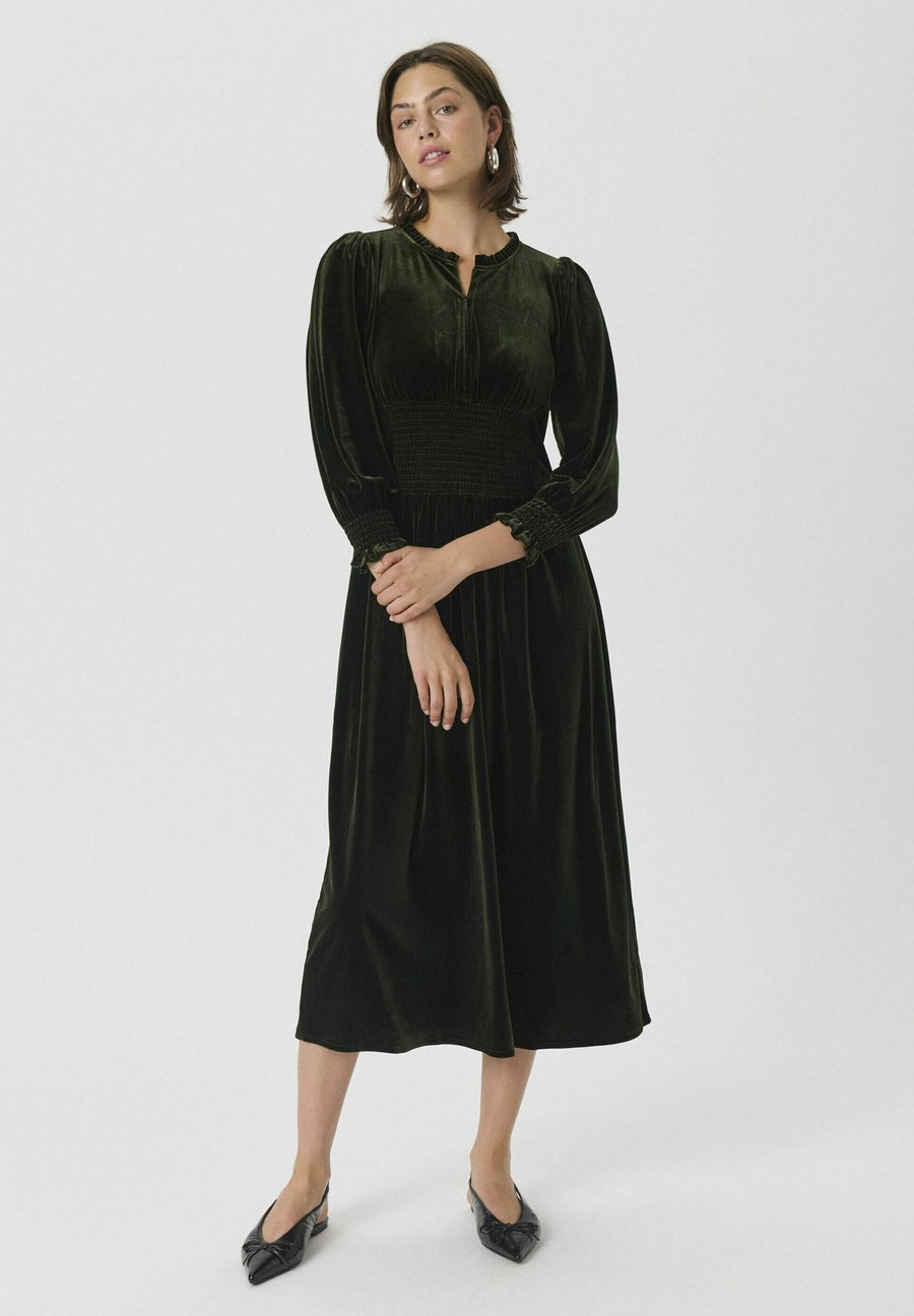 Платье Part Two VANISSAPW DR, Rosin/Dark Green
Платье Part Two VANISSAPW DR, Rosin/Dark Green