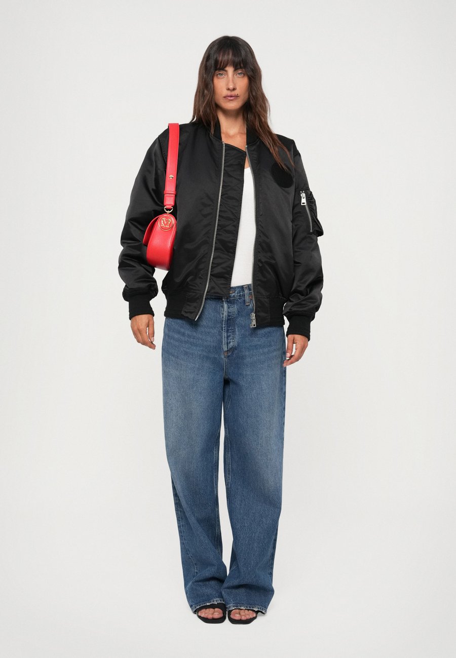 Сумка Love Moschino CHUNKY, Red
Сумка Love Moschino CHUNKY, Red