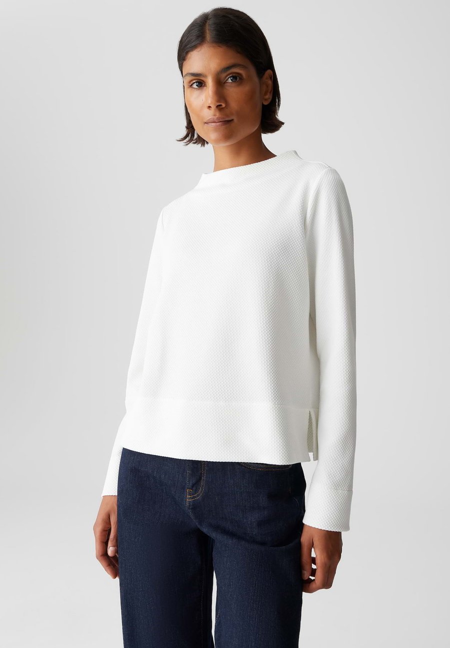 Толстовка OPUS REGULAR FIT STRUCTURED FUNNEL NECK, Milk/White
Толстовка OPUS REGULAR FIT STRUCTURED FUNNEL NECK, Milk/White