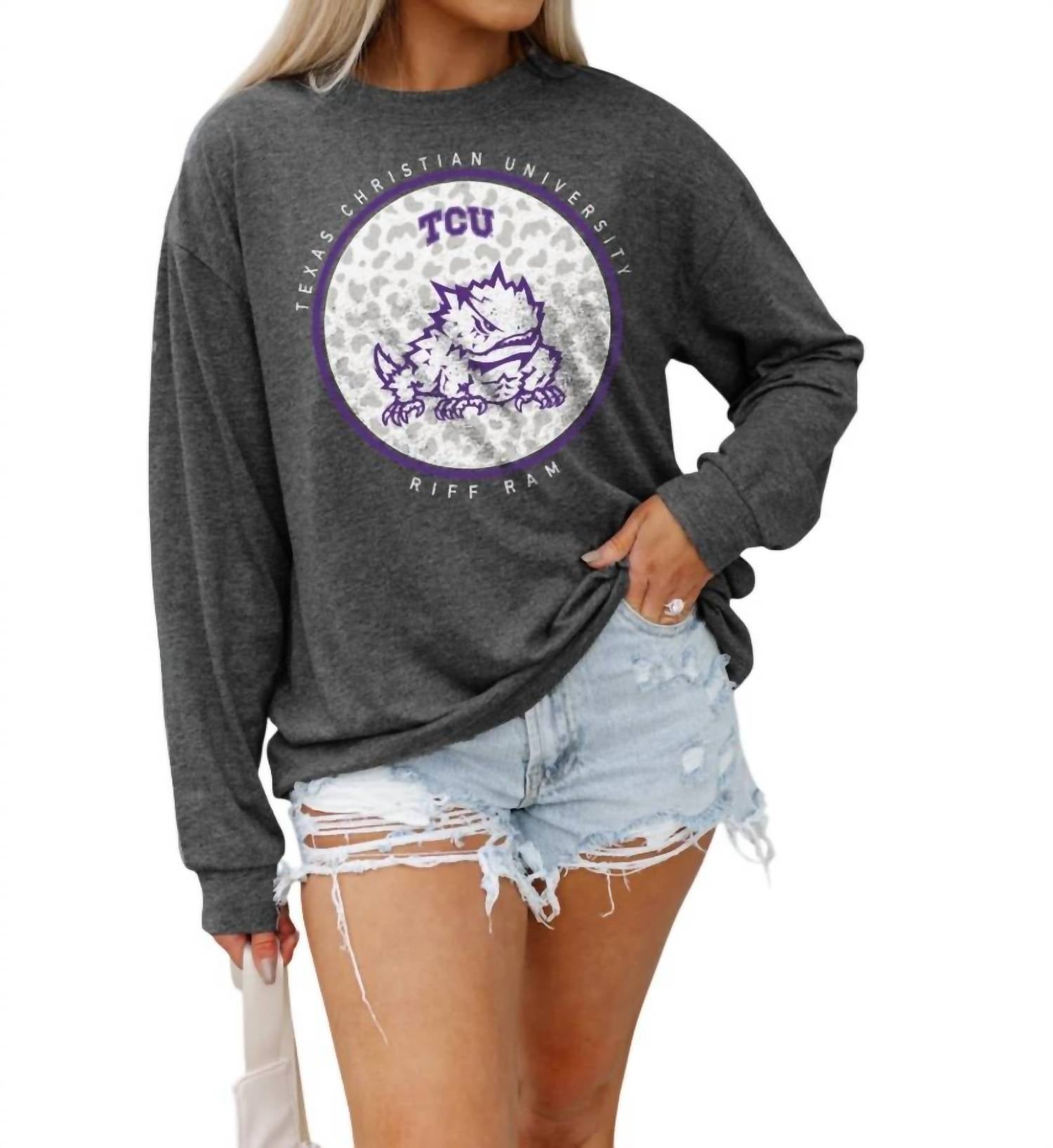 Футболка TCU Turning Circles в цвете уголь Gameday Couture, Charcoal, Черный, Футболка TCU Turning Circles в цвете уголь Gameday Couture, Charcoal
Футболка TCU Turning Circles в цвете уголь Gameday Couture, Charcoal, Черный, Футболка TCU Turning Circles в цвете уголь Gameday Couture, Charcoal
