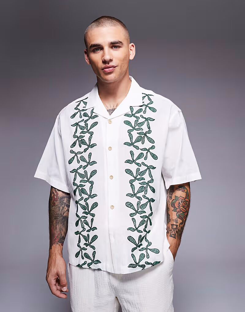 Рубашка свободного кроя Revere с принтом в виде каймы белого цвета Asos Design
Рубашка свободного кроя Revere с принтом в виде каймы белого цвета Asos Design