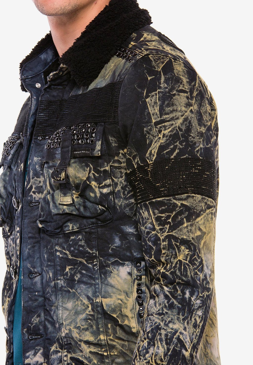 Джинсовая куртка MIT ANGESAGTER WASCHUNG Cipo & Baxx, черный
Джинсовая куртка MIT ANGESAGTER WASCHUNG Cipo & Baxx, черный