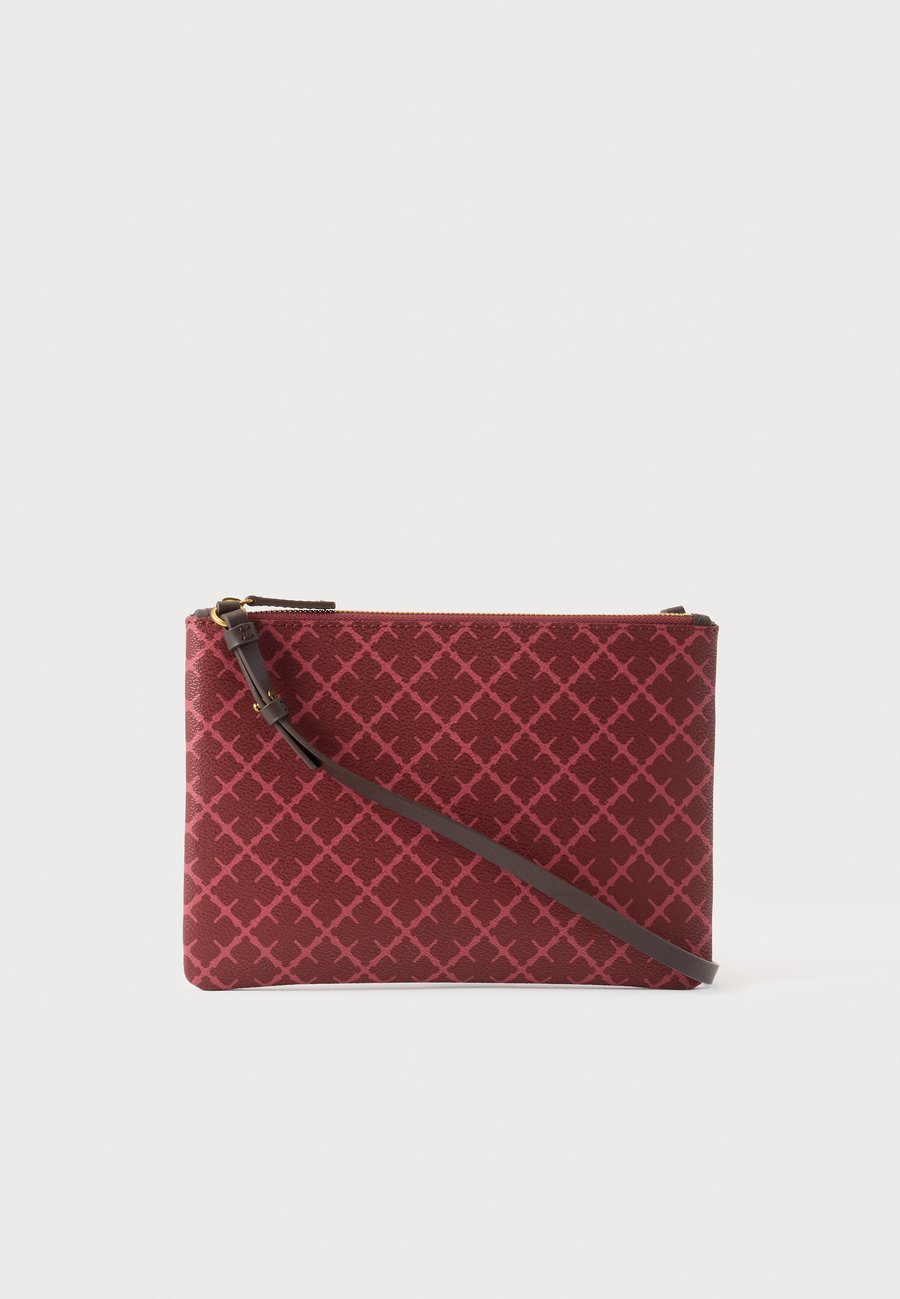 Сумка кросс-боди By Malene Birger IVY PURSE, Cabernet/Dark Red
Сумка кросс-боди By Malene Birger IVY PURSE, Cabernet/Dark Red