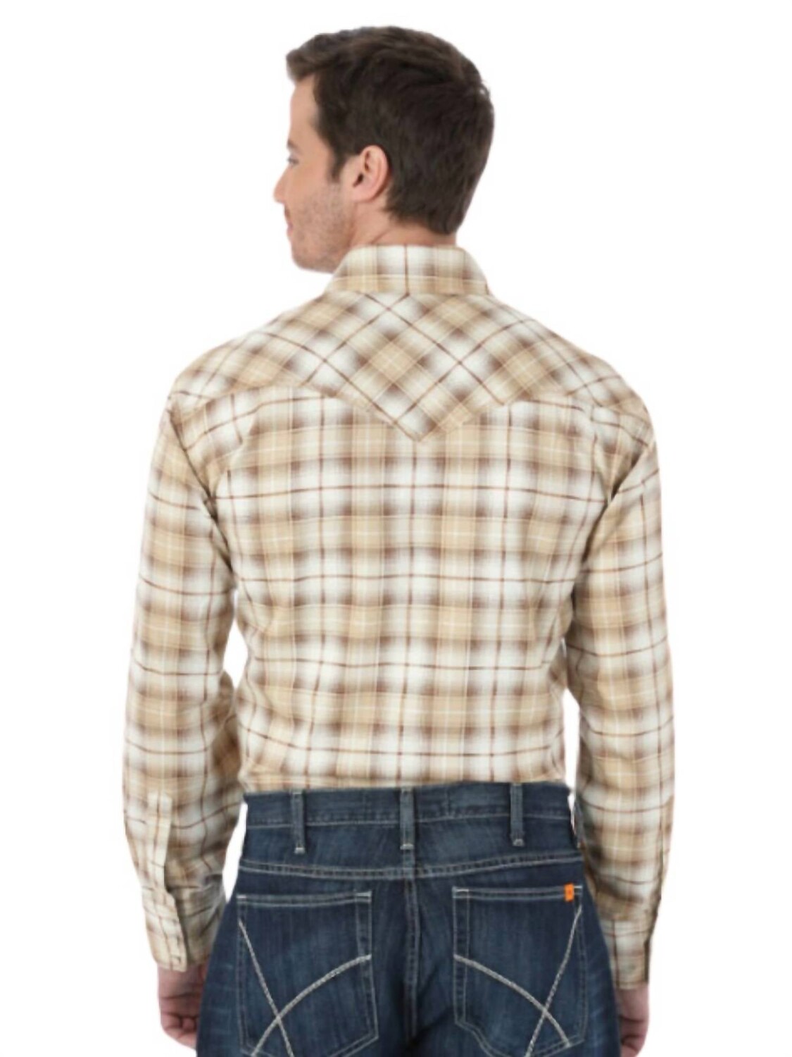 Мужская огнестойкая рабочая рубашка 20X песочного цвета Wrangler
Мужская огнестойкая рабочая рубашка 20X песочного цвета Wrangler