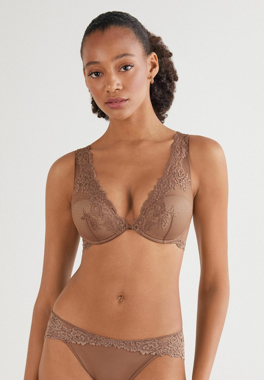 Бюстгальтер Intimissimi ELENA PRETTY FLOWER, Natural/Camel
Бюстгальтер Intimissimi ELENA PRETTY FLOWER, Natural/Camel