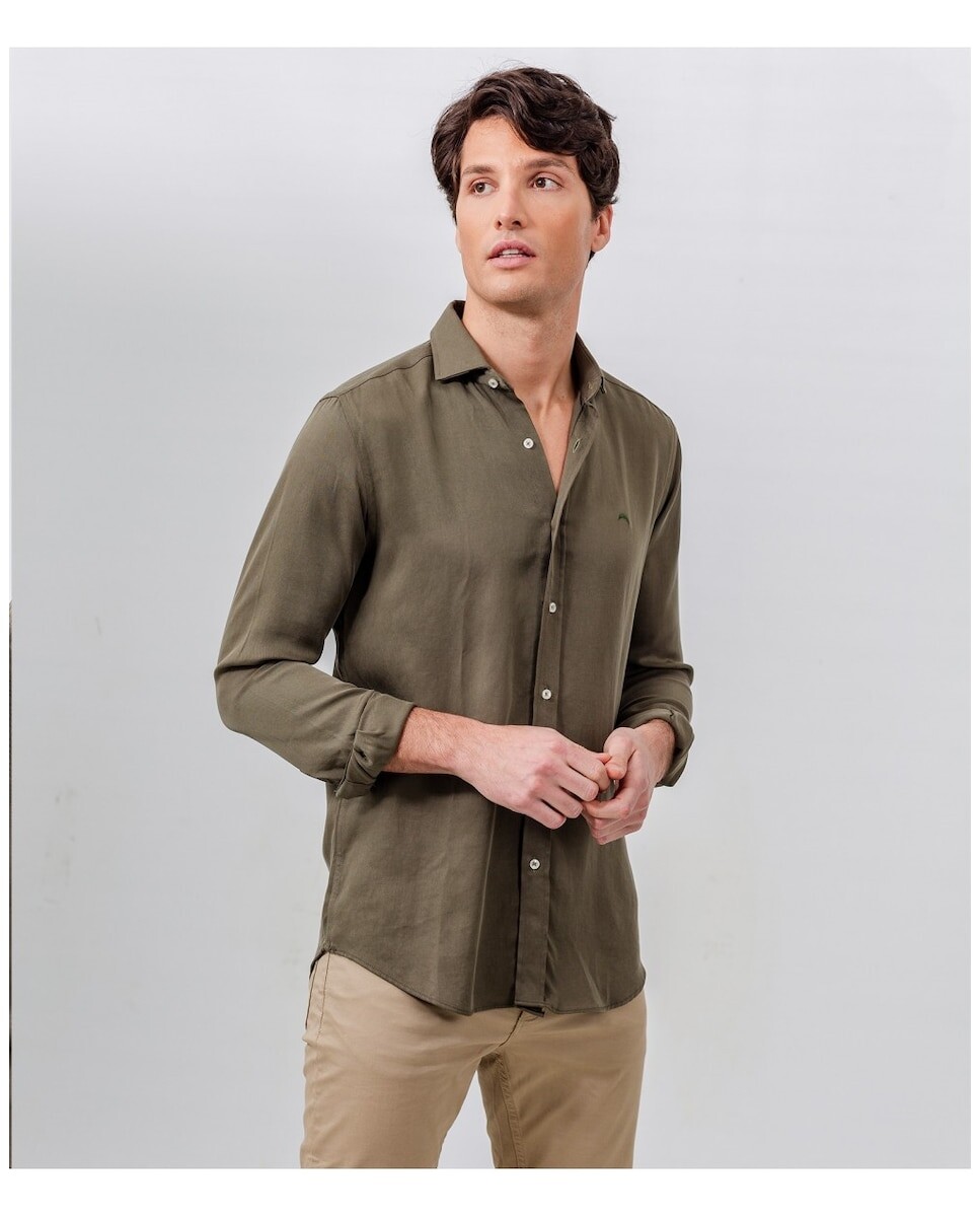 Мужская приталенная зеленая однотонная рубашка Skydiver, зеленый
Мужская приталенная зеленая однотонная рубашка Skydiver, зеленый