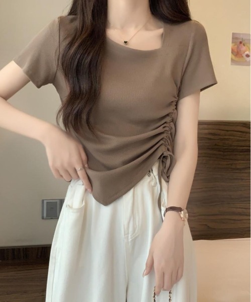 Топ с коротким рукавом, квадратным вырезом и сборкой на резинке WEGO, коричневый
Топ с коротким рукавом, квадратным вырезом и сборкой на резинке WEGO, коричневый