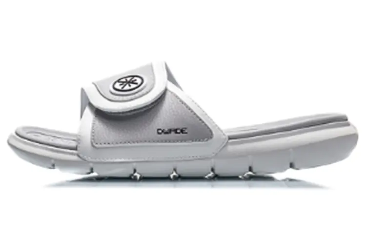 Шлепанцы мужские белые Lining
Шлепанцы мужские белые Lining