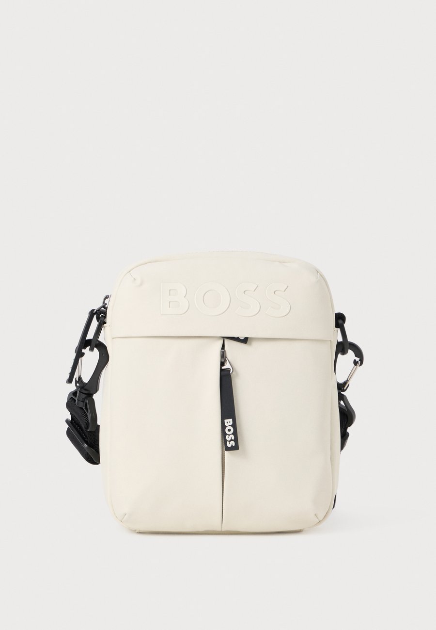 Сумка кросс-боди BOSS STORMY ZIP, Open White/Off-White
Сумка кросс-боди BOSS STORMY ZIP, Open White/Off-White