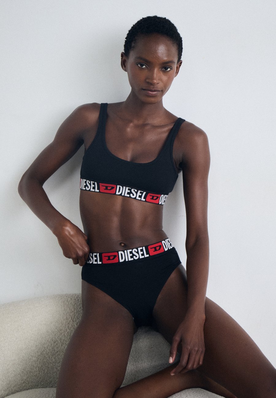 Брифы Diesel CORE 3 PACK, Black/White/Red\N/Black
Брифы Diesel CORE 3 PACK, Black/White/Red\N/Black